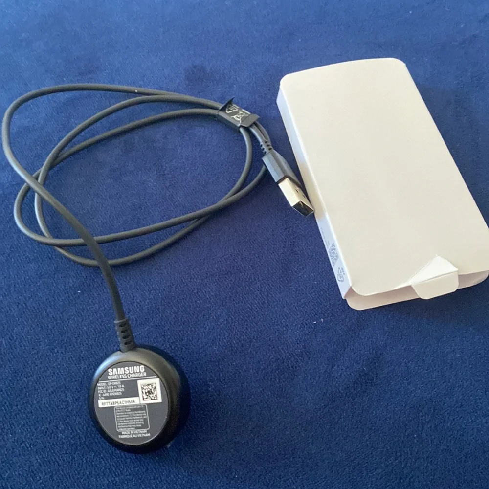 Samsung watch4 charger NEW